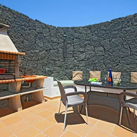 Villa Playa Blanca Sleeps 12 With Pool Air Con And Wifi *
